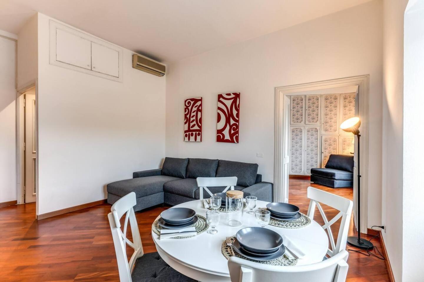 Splendid Flat On The Tiber River Rome Bagian luar foto