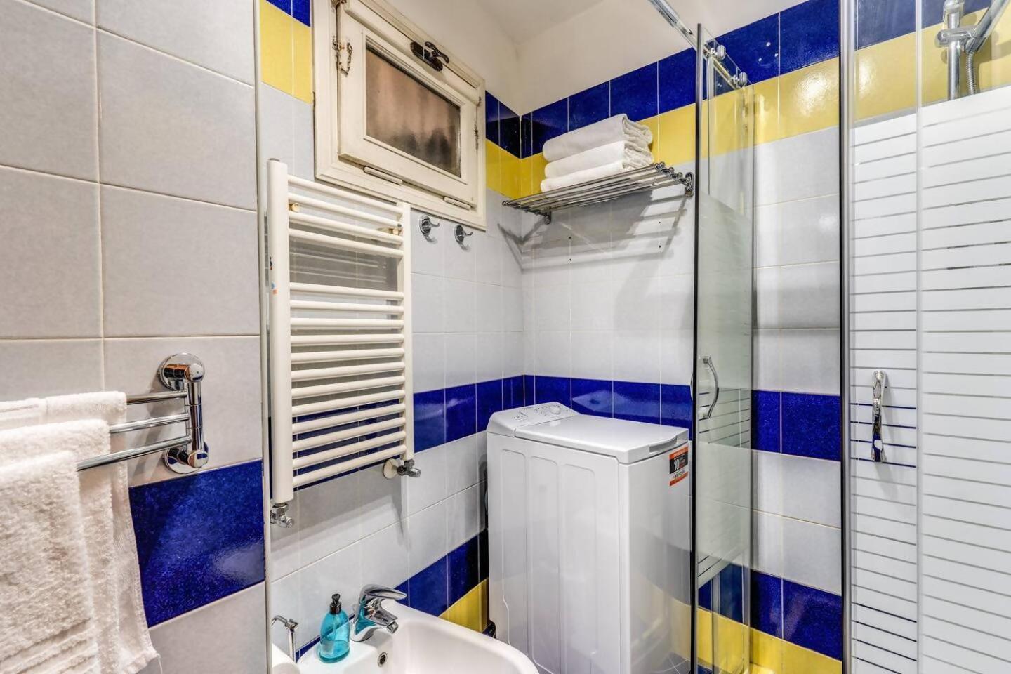 Splendid Flat On The Tiber River Rome Bagian luar foto