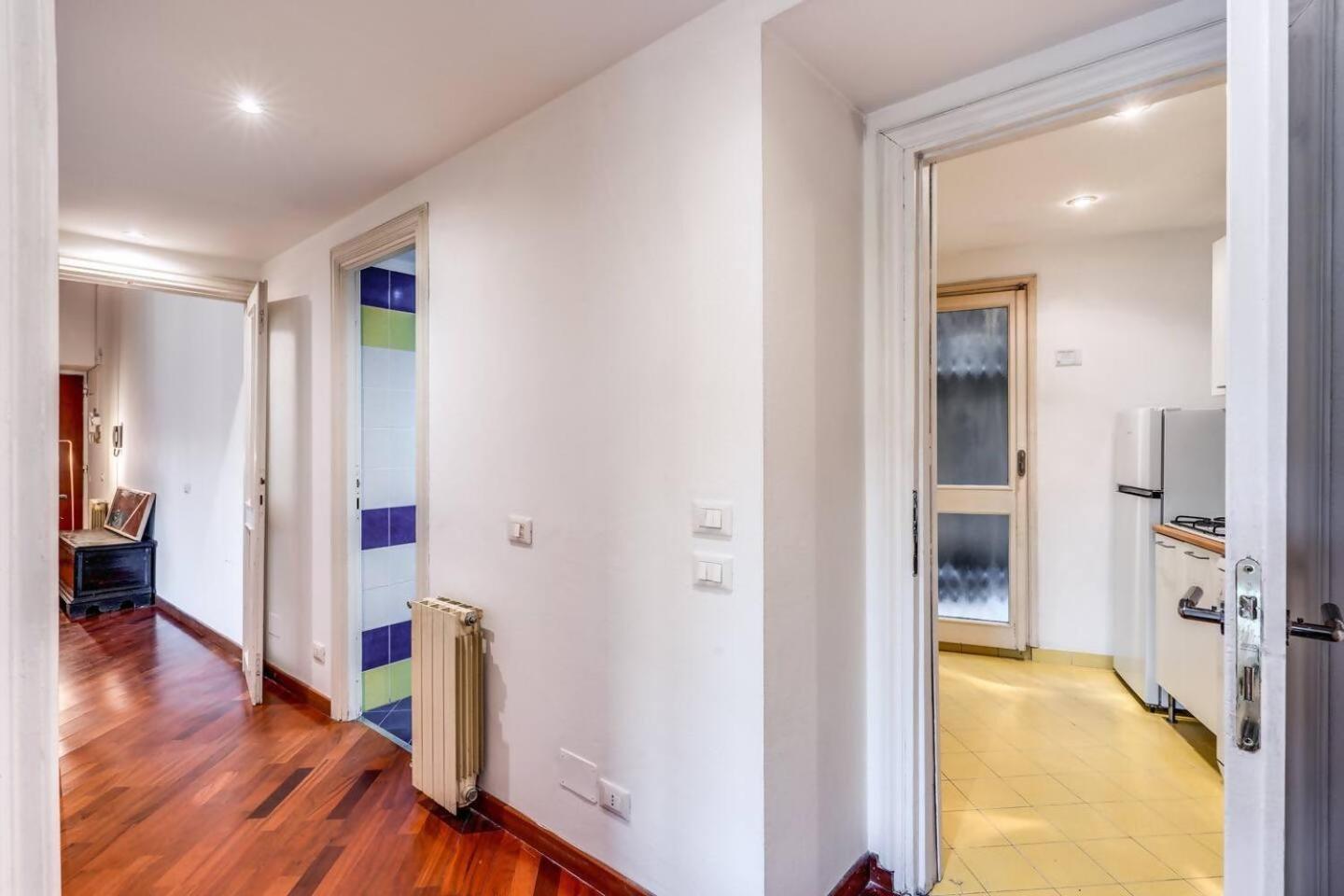 Splendid Flat On The Tiber River Rome Bagian luar foto