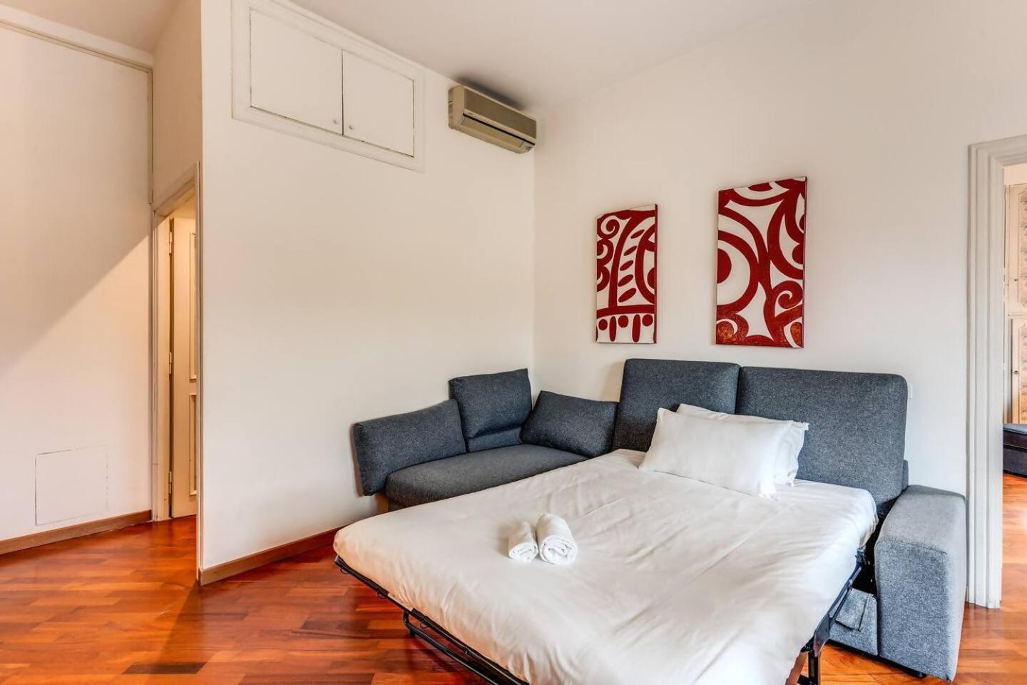 Splendid Flat On The Tiber River Rome Bagian luar foto