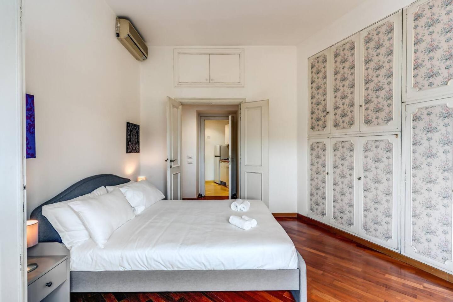 Splendid Flat On The Tiber River Rome Bagian luar foto