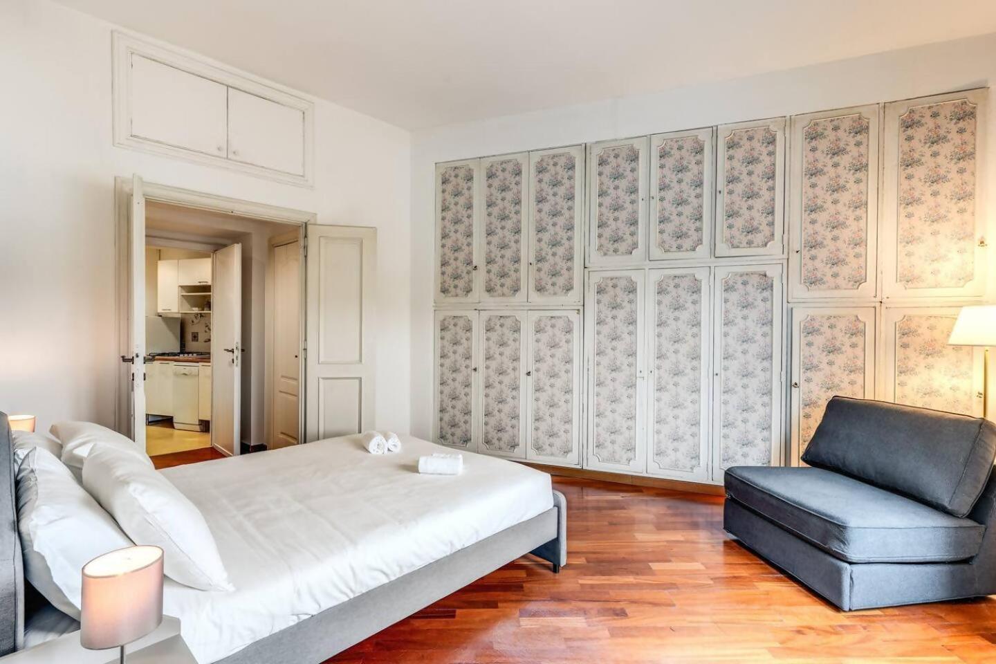 Splendid Flat On The Tiber River Rome Bagian luar foto