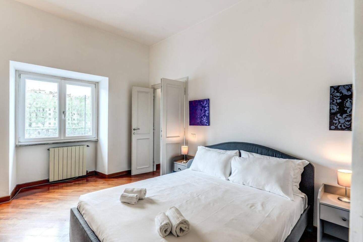 Splendid Flat On The Tiber River Rome Bagian luar foto