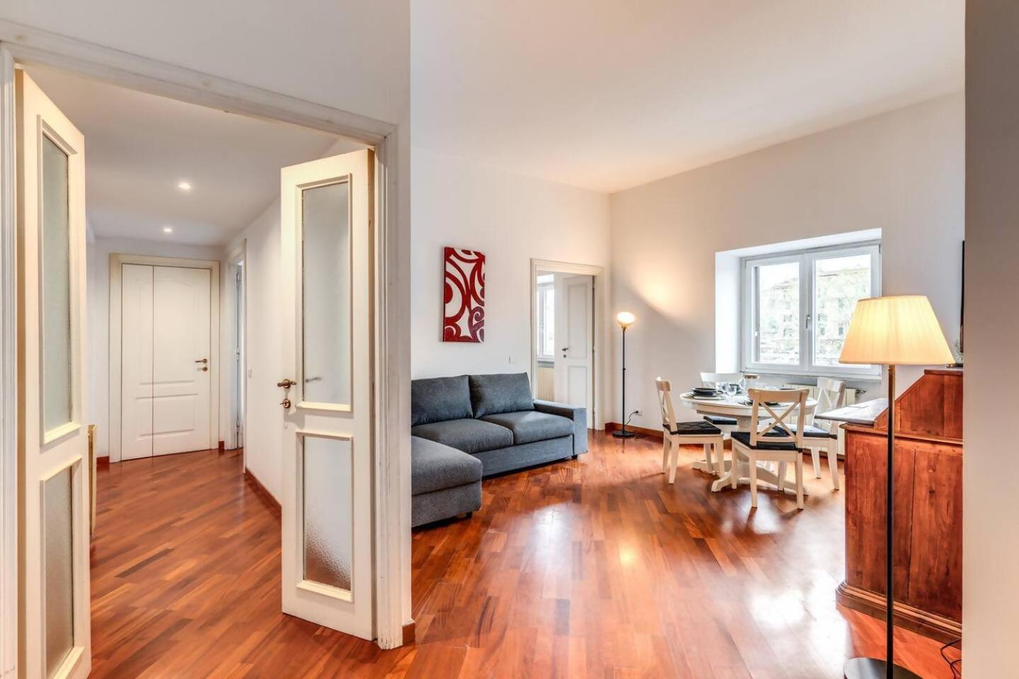 Splendid Flat On The Tiber River Rome Bagian luar foto