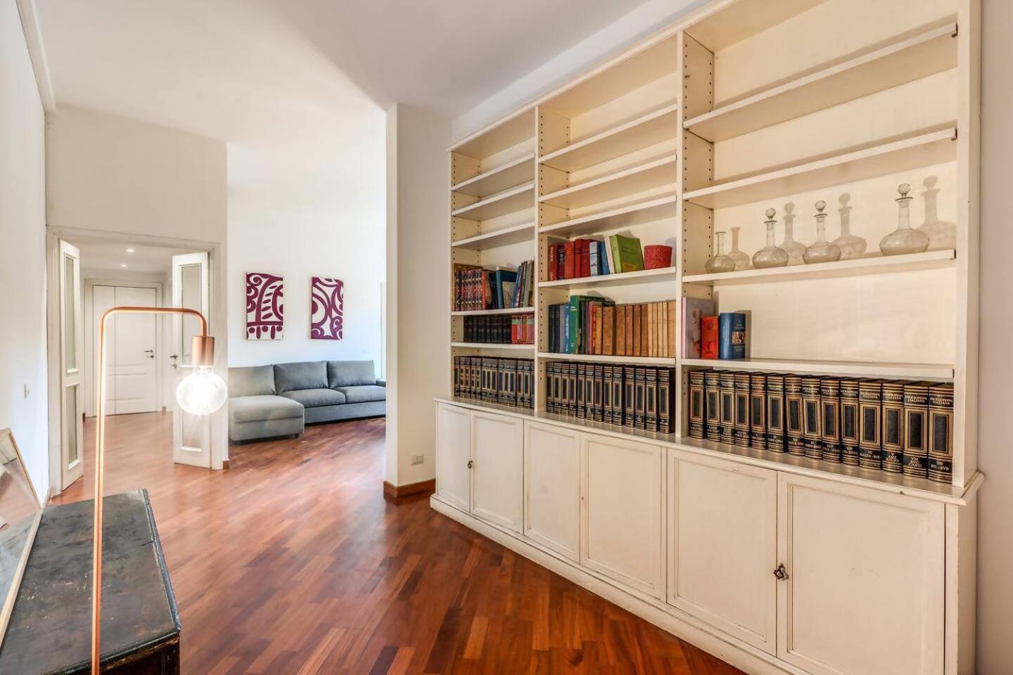 Splendid Flat On The Tiber River Rome Bagian luar foto
